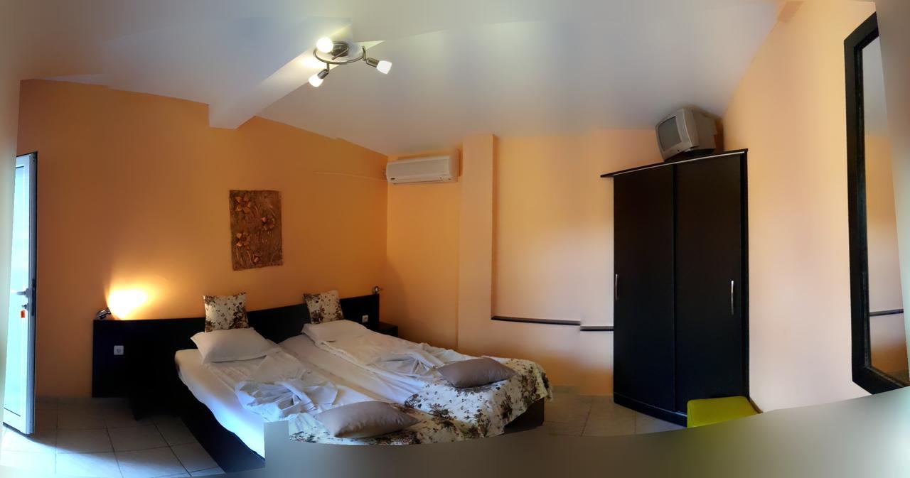 Hotel Poseidon Golden Sands Exterior photo